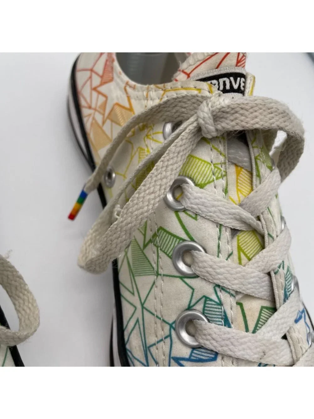 Converse Chuck Taylor All Star Pride Rainbow Shoes Low Top Sneakers Womens 6 - Picture 6 of 9